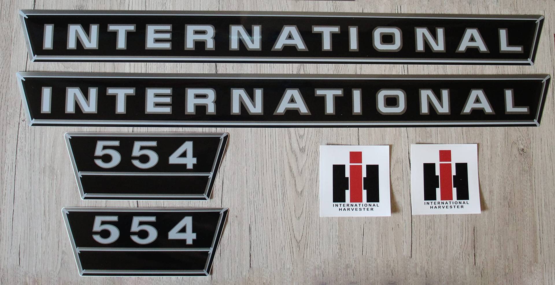 IHC/Mc Cormick Aufkleber international 554 Silber Logo Emblem Sticker Label Set groß von Eil Bulldog Versand