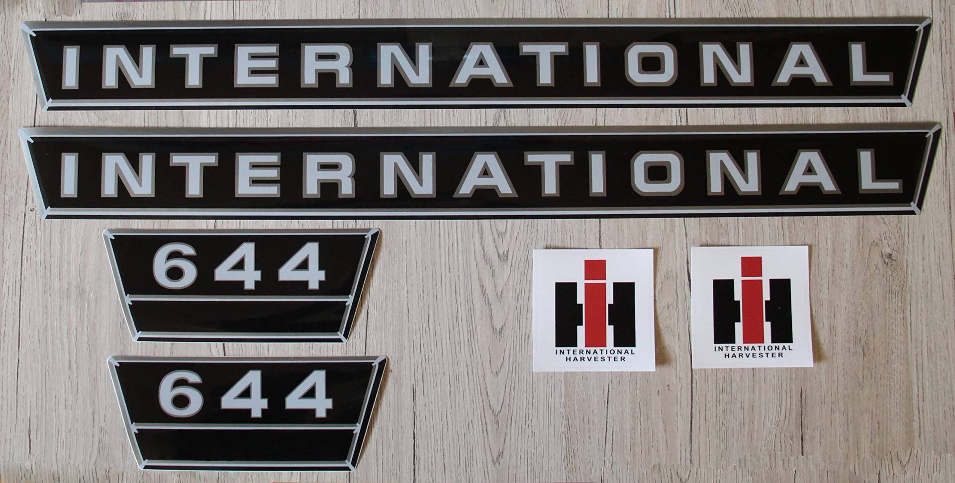 IHC/Mc Cormick Aufkleber international 644 Silber Logo Emblem Sticker Label Set groß IHC/Mc Cormick Aufkleber international 644 Silber Logo Emblem Sticker Label Set groß von Eil Bulldog Versand