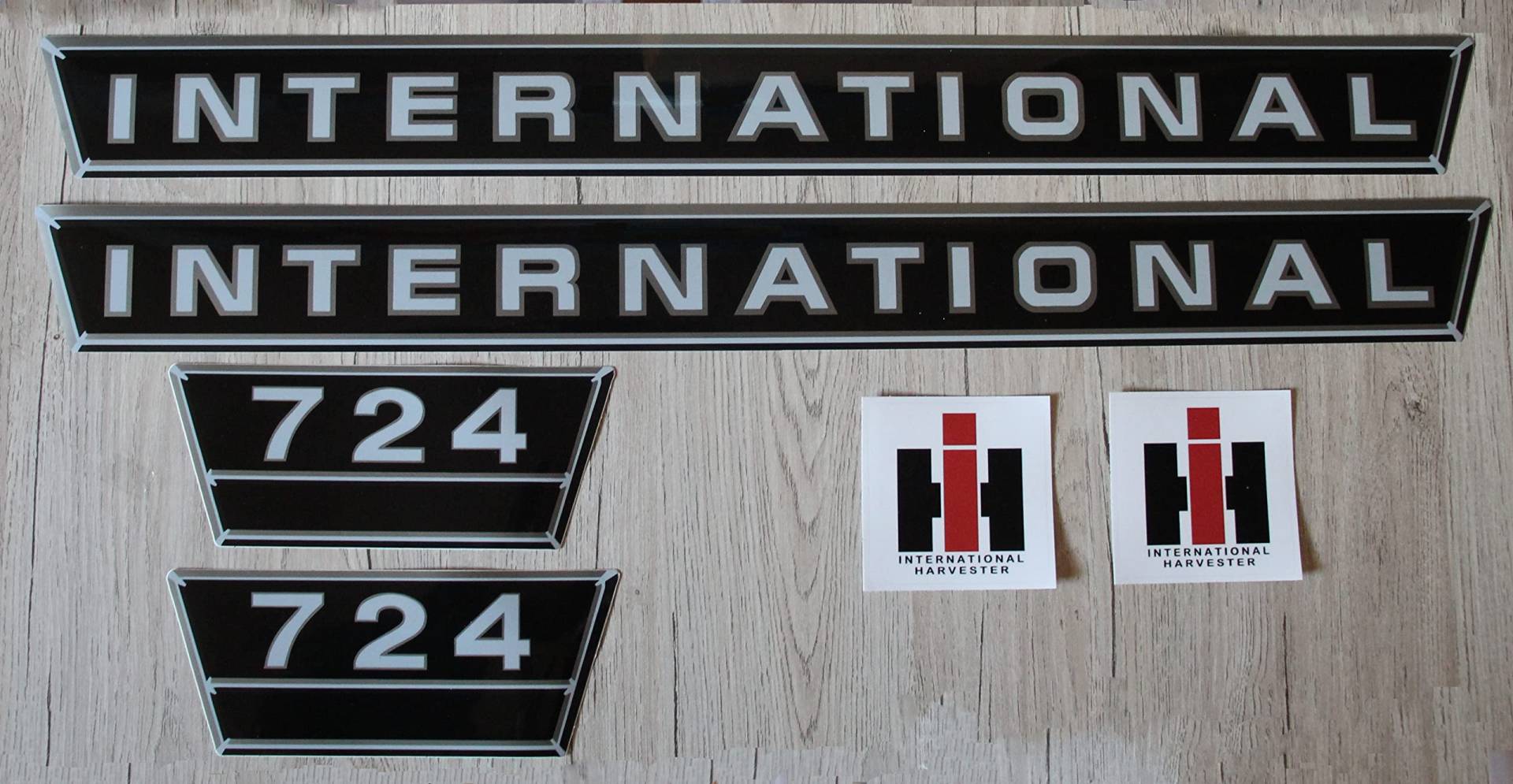 IHC/Mc Cormick Aufkleber international 724 Silber Logo Emblem Sticker Label Set groß IHC/Mc Cormick Aufkleber international 724 Silber Logo Emblem Sticker Label Set groß von Eil Bulldog Versand