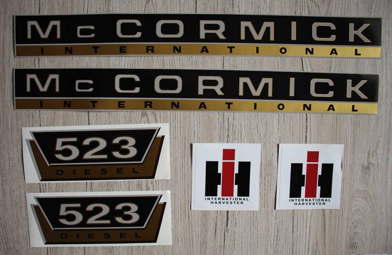 IHC MC CORMICK Aufkleber 523 Gold Traktor Emblem Sticker Label Set von Eil Bulldog Versand
