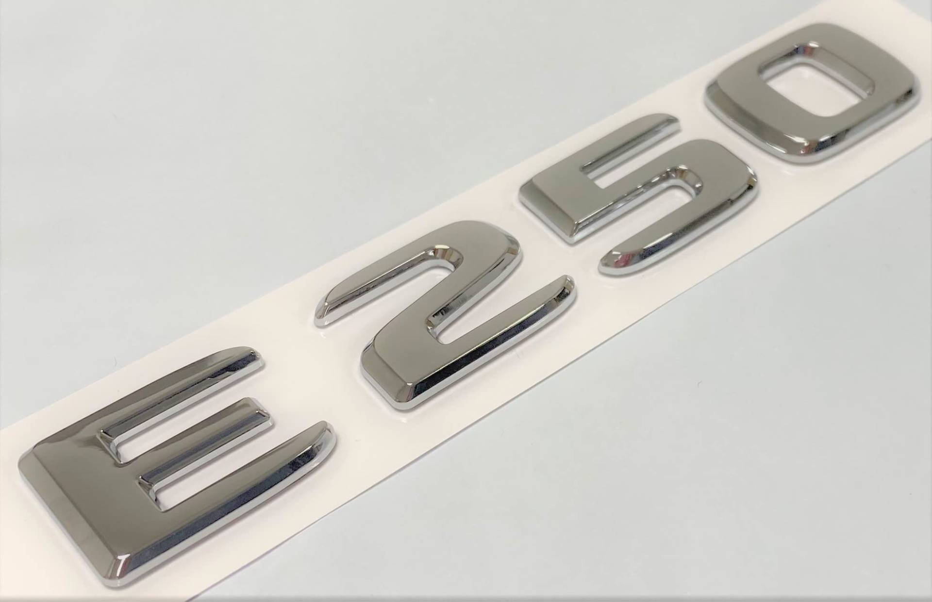 E250 Chrom-Emblem für den Kofferraum, kompatibel mit E250 Namensschild, Buchstaben, Zahlen E250 Chrom-Emblem für den Kofferraum, kompatibel mit E250 Namensschild, Buchstaben, Zahlen von EmbemsCar