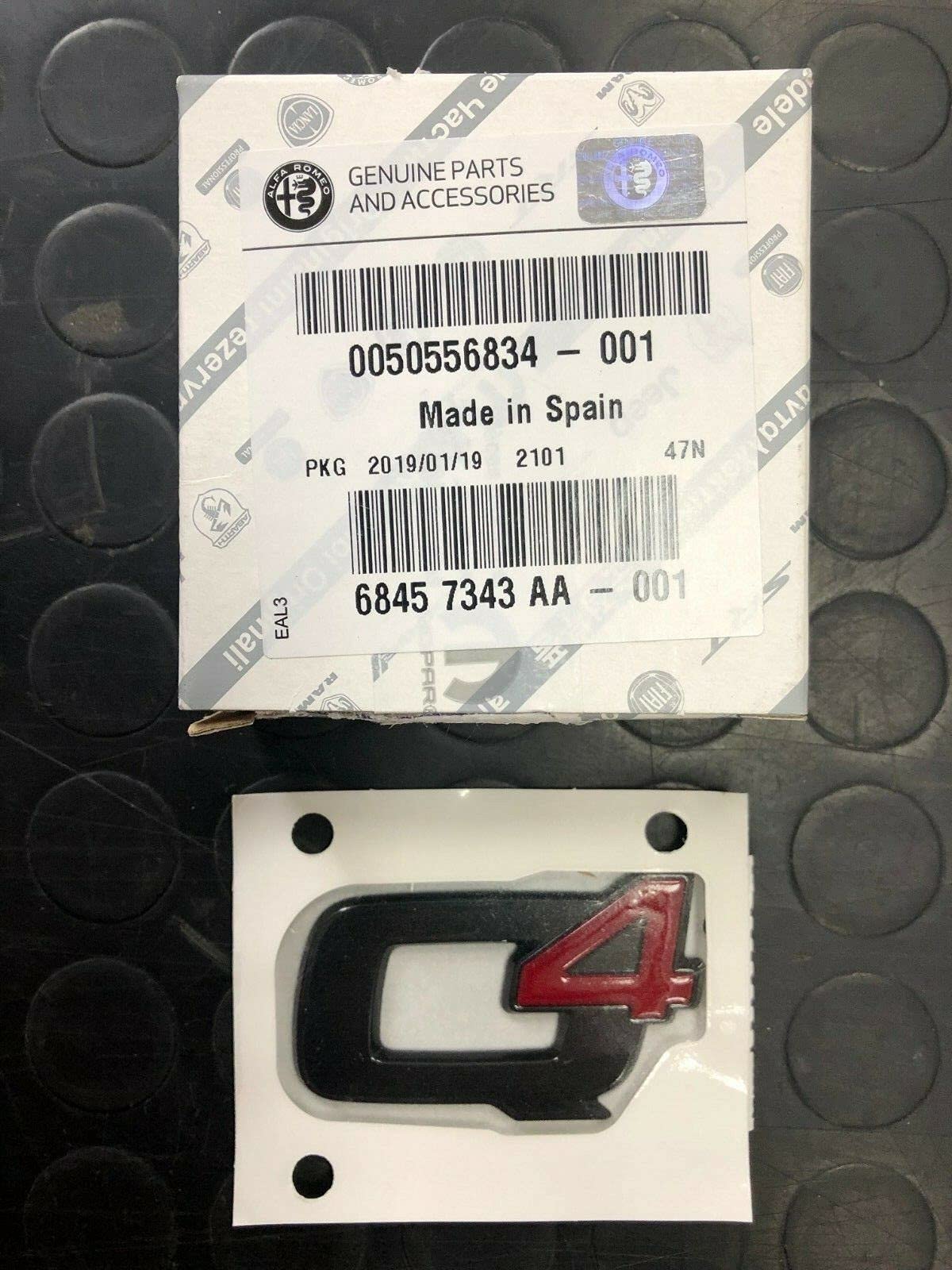 Schriftzug Q4 schwarz Original Logo Sigla Emblem Aufkleber kompatibel mit Alfa Romeo Giulia Stelvio Schriftzug Q4 schwarz Original Logo Sigla Emblem Aufkleber kompatibel mit Alfa Romeo Giulia Stelvio von FCA