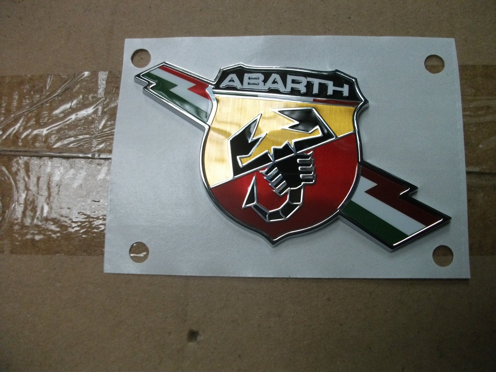 ORIGINAL Fiat Emblem Logo rechts ABARTH 500 (312) GRANDE / PUNTO (199) 735495888 von Fiat