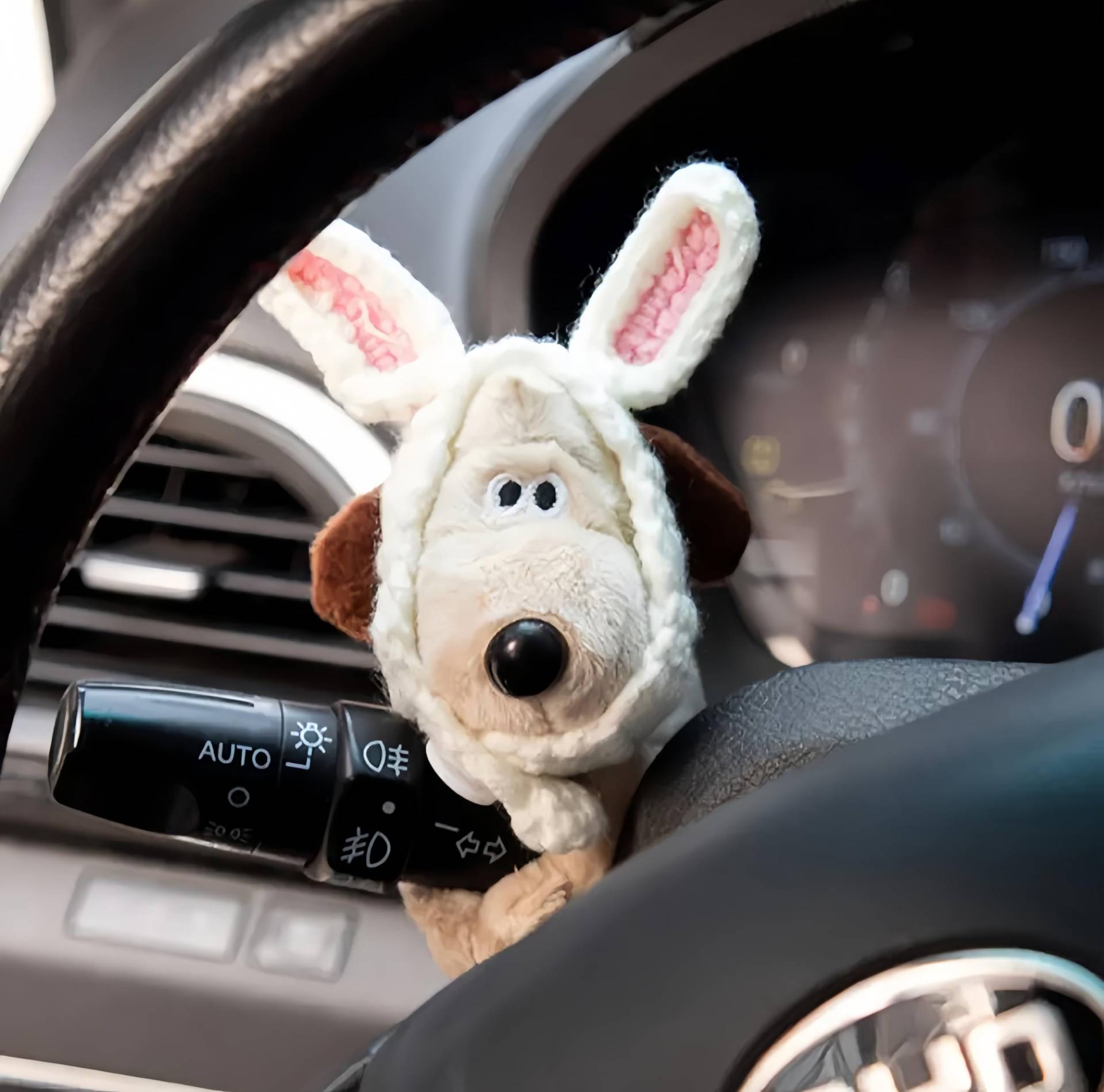 FiveMileBro Autodekoration Hund, Auto-Armaturenbrett-Ornament, Hundepuppe, Mini-süßer Hund,Plüschtier, Wischer-Blinker-Dekoration Zubehör, Hase Ostergeschenke (Rabbit) von FiveMileBro