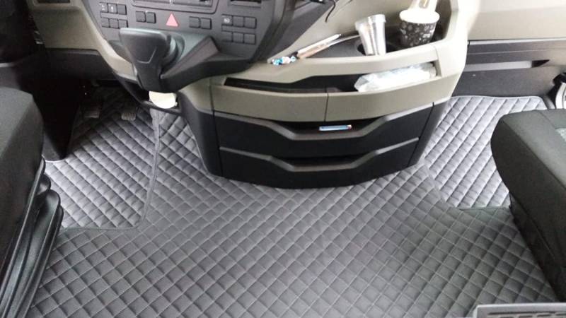 LKW Fußmatten Passend Für TGX 2021 + Grau LUX Zubehor Fußmatten Innenausstattung Automatische Getriebe Grau Öko-Leder von Generic