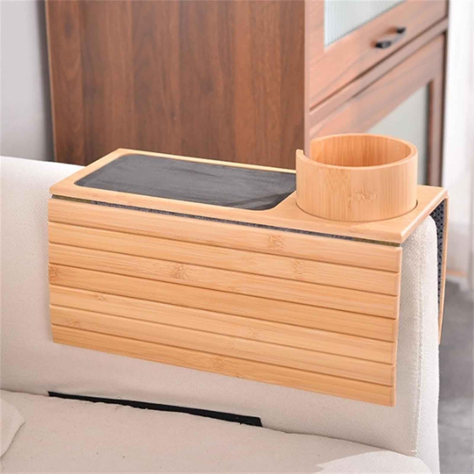 Bambus Couch Getränkehalter Tablett - Faltbares Anti-Rutsch-Sofa-Arm-Tablett mit abnehmbarem Getränkehalter für Getränke und Snacks, universelles Design für Fernbedienung und Komfort Bambus Couch Getränkehalter Tablett - Faltbares Anti-Rutsch-Sofa-Arm-Tablett mit abnehmbarem Getränkehalter für Getränke und Snacks, universelles Design für Fernbedienung und Komfort von Generisch