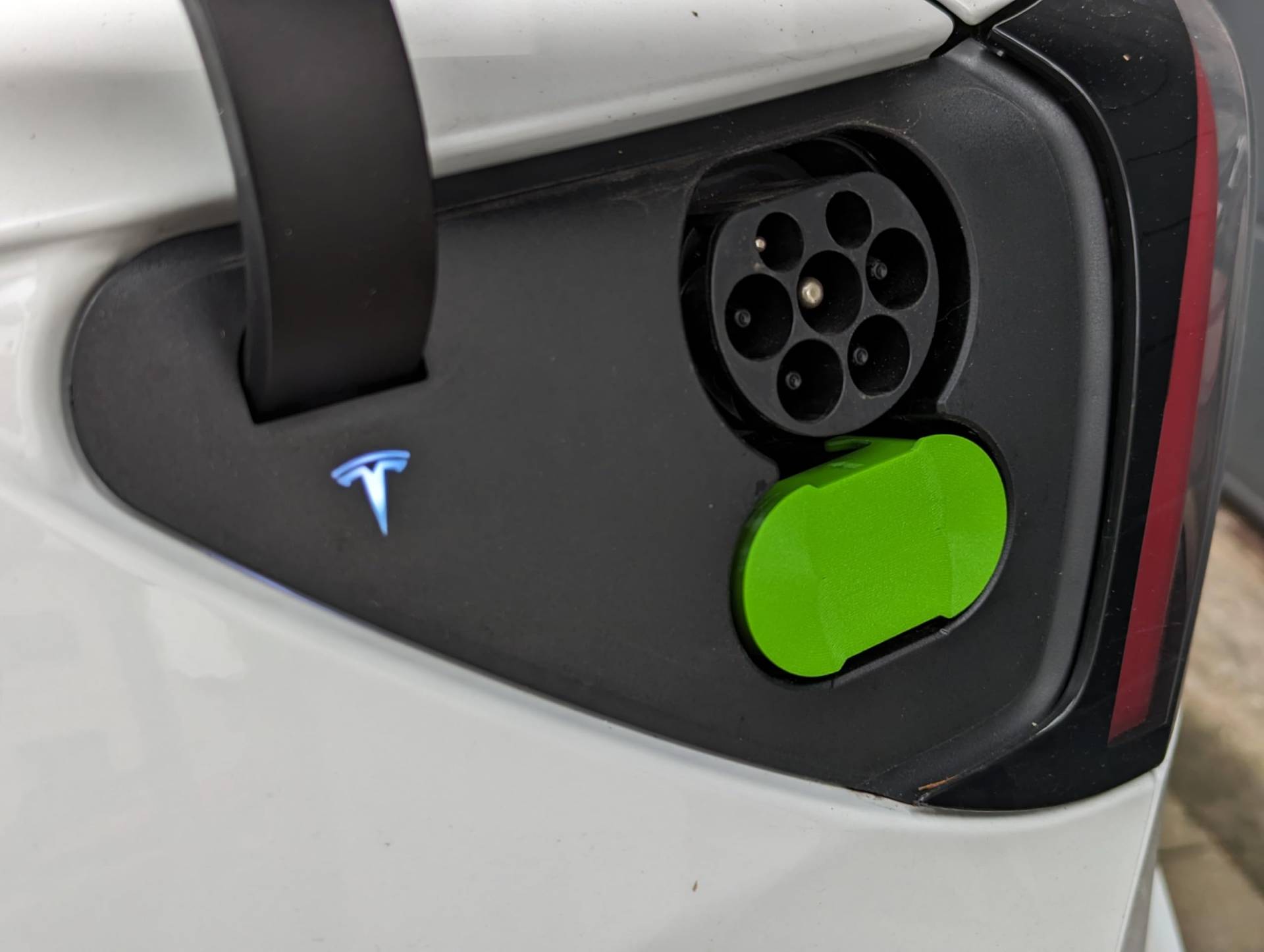 DC Schutzkappe Lade Anschluss Port Deckel für Tesla Model 3/X/Y/S Elektroauto (Grün) von Generisch