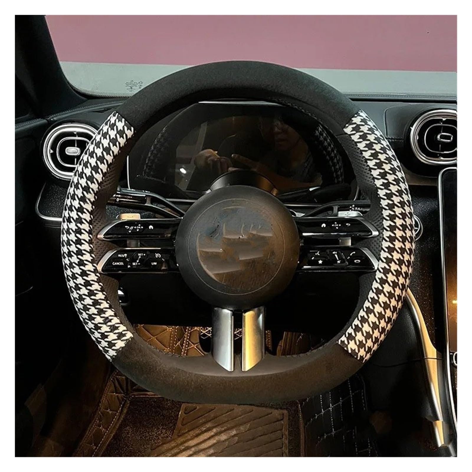 Lenkradabdeckung Winter Kurze Plüsch Auto Lenkrad Abdeckung Geeignet Frauen Warm Non-Slip Gitter Linien Runde Lenkrad Abdeckung Auto Teile Auto Lenkradhüllen(LUFX9281-5-D) von Ggwqoops