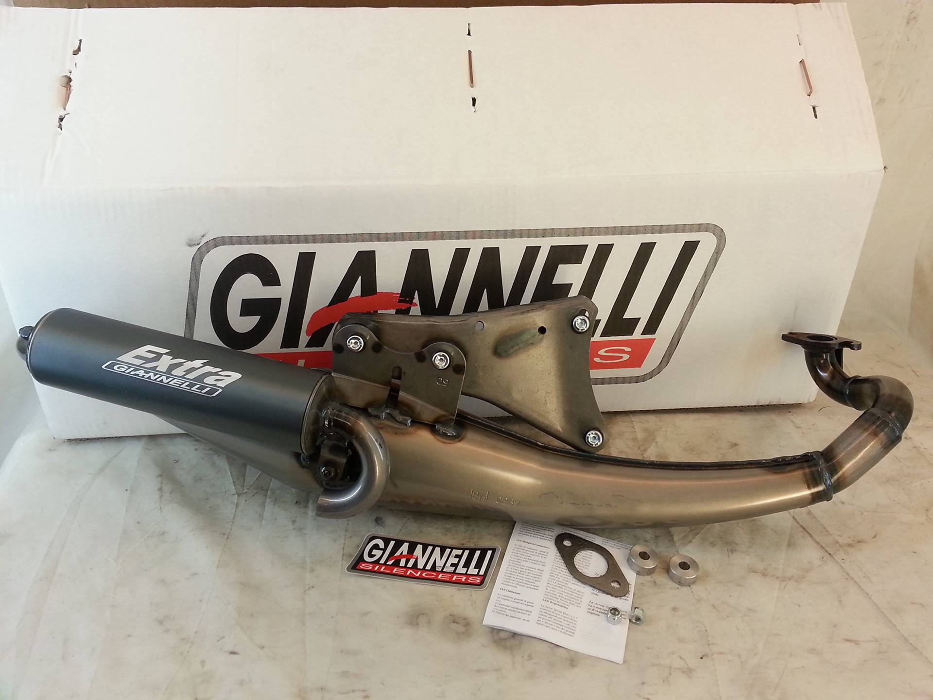 GIANNELLI EXTRA V2 MALAGUTI F12 R PHANTOM 07/09 P. UP EXAHUST WITH ALUMINIUM SILENCER TITAN IUM COLOUR GIANNELLI EXTRA V2 MALAGUTI F12 R PHANTOM 07/09 P. UP EXAHUST WITH ALUMINIUM SILENCER TITAN IUM COLOUR von Giannelli