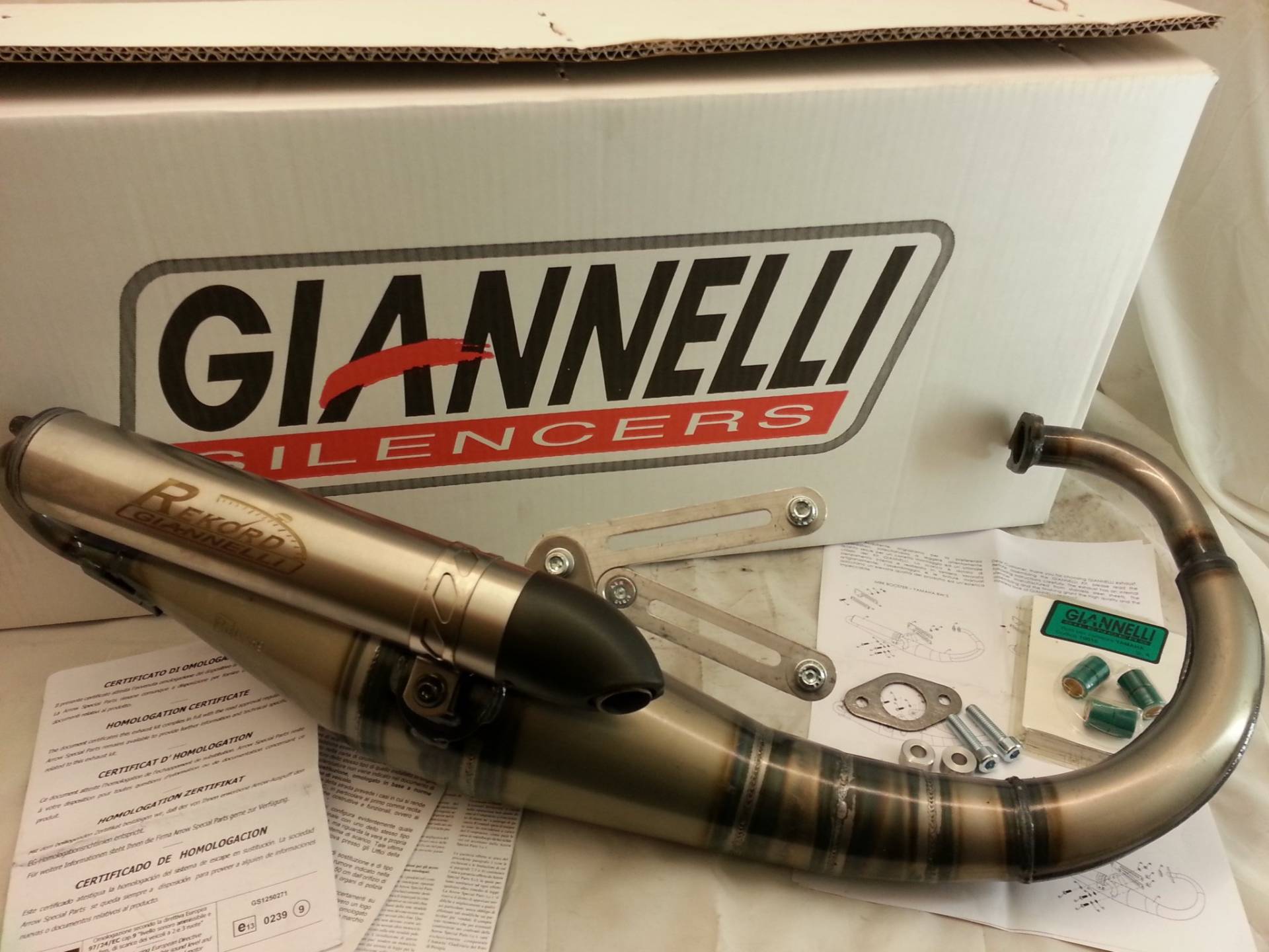 GIANNELLI REKORDMBK BOOSTER N.G.98/06- R 92/06-S PECIAL SPIRIT 95/06-STUNT 01/06-YAMAHA B W'S NG 02/06-ORIGINAL 02/09-SLIDER 01/06, 16, ohne GIANNELLI REKORDMBK BOOSTER N.G.98/06- R 92/06-S PECIAL SPIRIT 95/06-STUNT 01/06-YAMAHA B W'S NG 02/06-ORIGINAL 02/09-SLIDER 01/06, 16, ohne von Giannelli