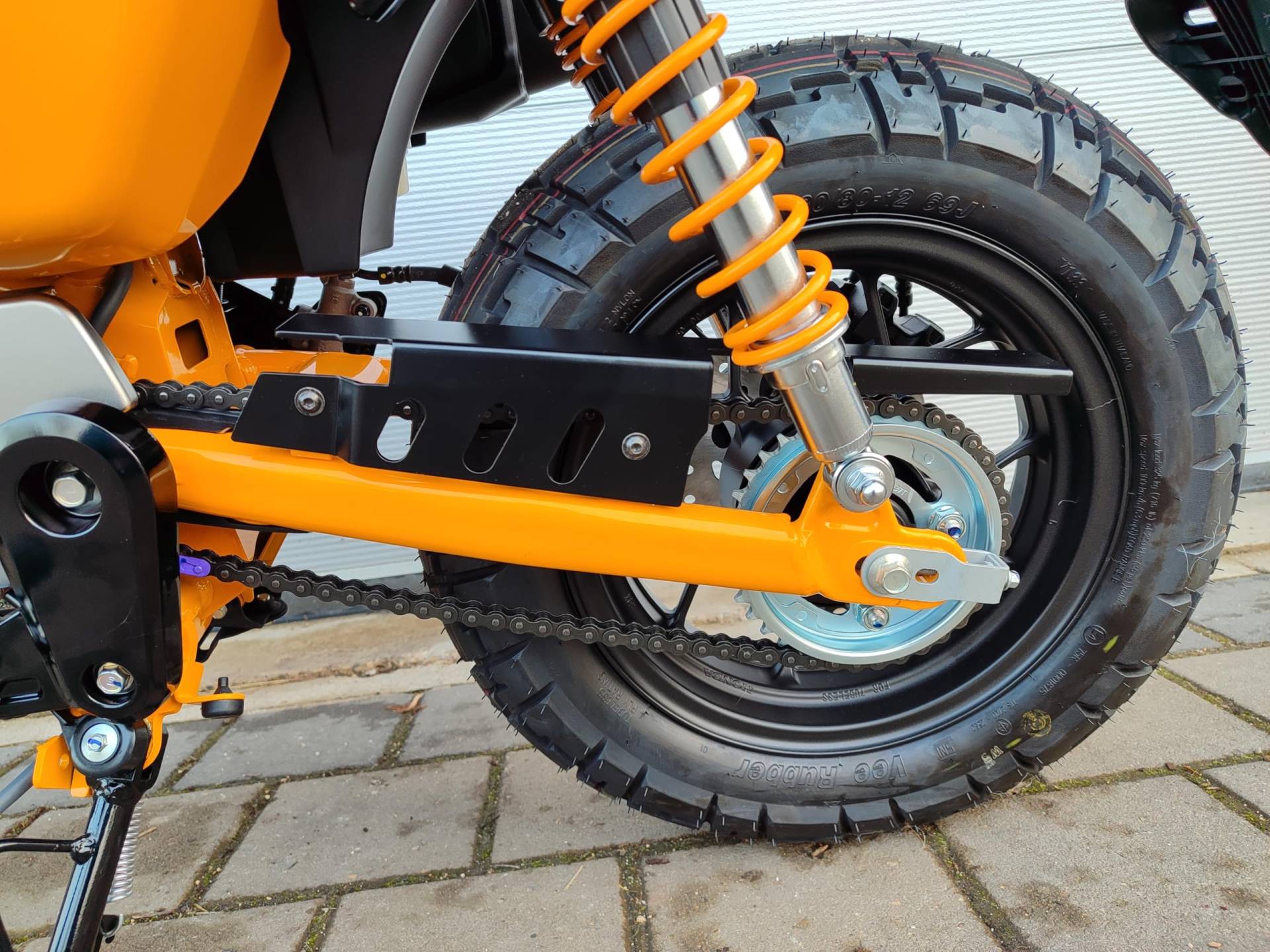Kettenschutz für Honda Monkey DAX 125 ab 2018 GroFaTec Chainguard Aluminium Monkey DAX Kult Moped Kettenschutz für Honda Monkey DAX 125 ab 2018 GroFaTec Chainguard Aluminium Monkey DAX Kult Moped von GroFaTec