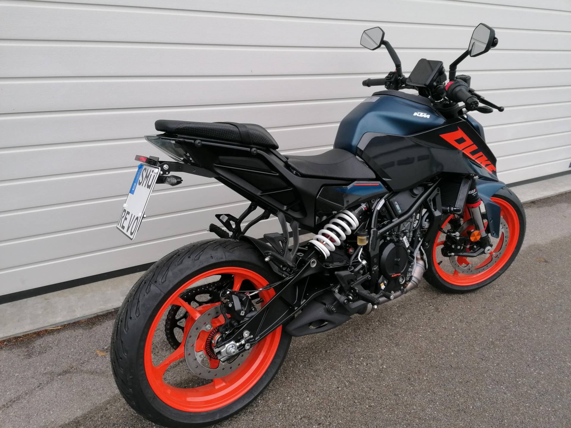 kurzer Kennzeichenhalter für KTM Duke 125 250 390 ab 2024 REVO Short GroFaTec Kennzeichenträger Nummernschild Träger Halter kurzes Heck Porta Targa Naked KTM duke125 duke390 Tail Tidy Heckumbau kurzer Kennzeichenhalter für KTM Duke 125 250 390 ab 2024 REVO Short GroFaTec Kennzeichenträger Nummernschild Träger Halter kurzes Heck Porta Targa Naked KTM duke125 duke390 Tail Tidy Heckumbau von GroFaTec