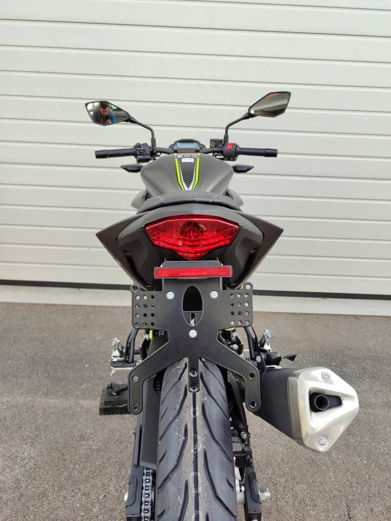 kurzer Kennzeichenhalter für Kawasaki Z 125 Ninja 2019-2024 Kennzeichenträger REVO Short Heckumbau kawa z125 Ninja 125 B196 Racer Naked Bike Tail Tidy kurzes Heck Halter für original Blinker von GroFaTec