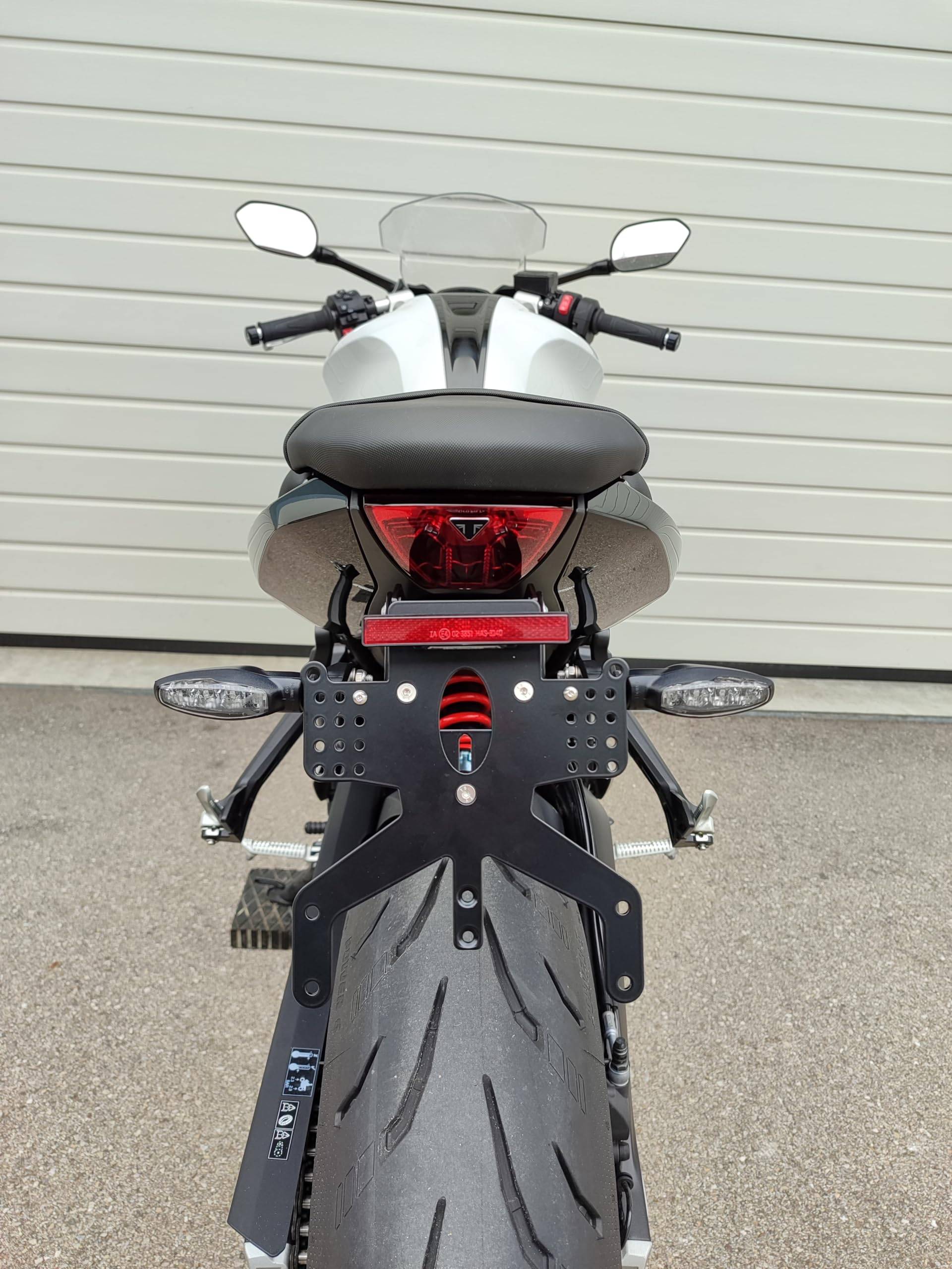 kurzer Kennzeichenhalter für Triumph Daytona 660 ab 2024 Kennzeichenträger REVO Short Tail Tidy Heckumbau kurzes Heck Racer GroFaTec für Triumph daytona660 kurzer Kennzeichenhalter für Triumph Daytona 660 ab 2024 Kennzeichenträger REVO Short Tail Tidy Heckumbau kurzes Heck Racer GroFaTec für Triumph daytona660 von GroFaTec