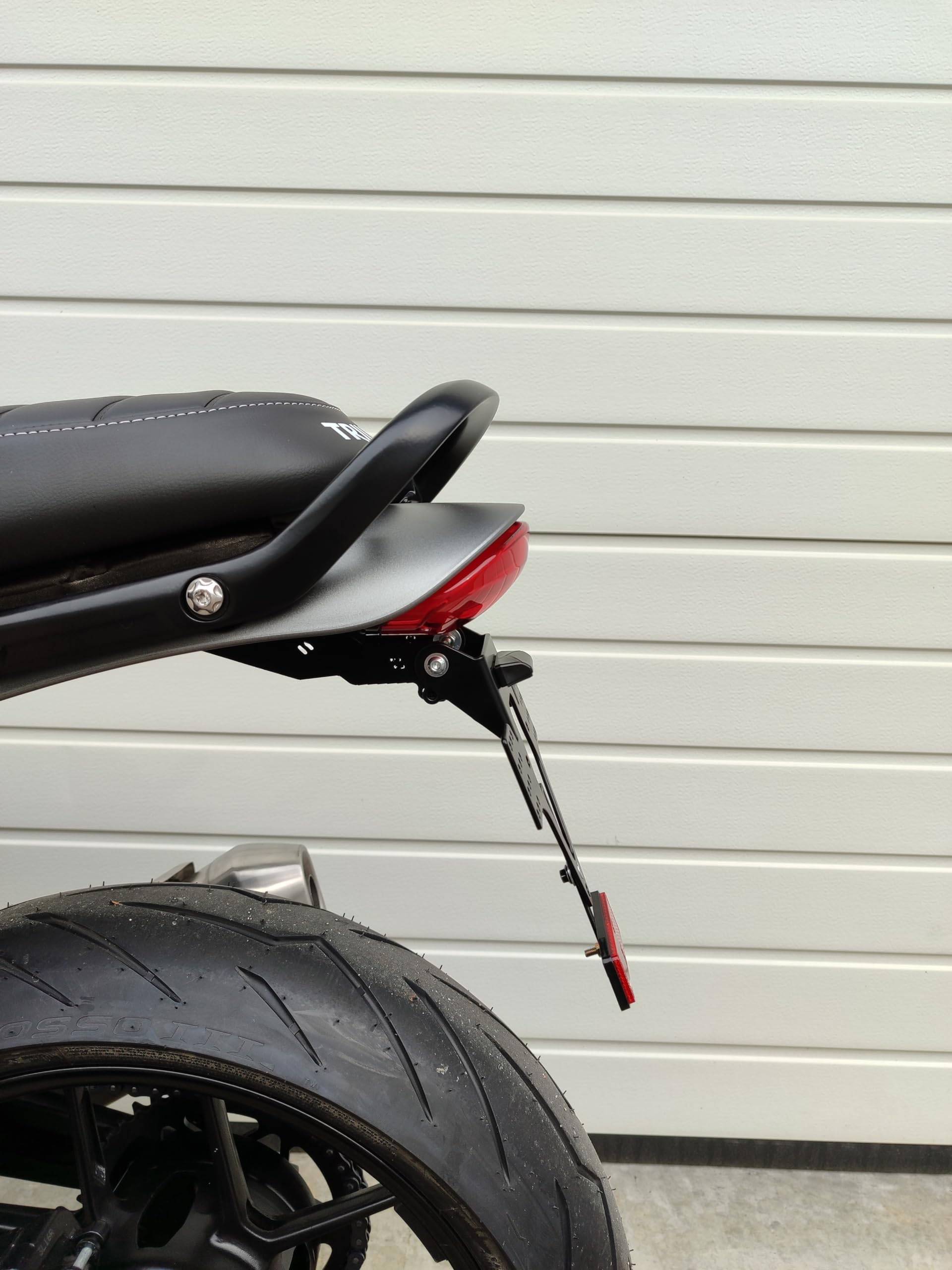 kurzer Kennzeichenhalter für Triumph Speed 400 Scrambler 400 X ab 2024 Kennzeichenträger EVO Set Tail Tidy Heckumbau kurzes Heck Classic GroFaTec Triumph speed400 kurzer Kennzeichenhalter für Triumph Speed 400 Scrambler 400 X ab 2024 Kennzeichenträger EVO Set Tail Tidy Heckumbau kurzes Heck Classic GroFaTec Triumph speed400 von GroFaTec