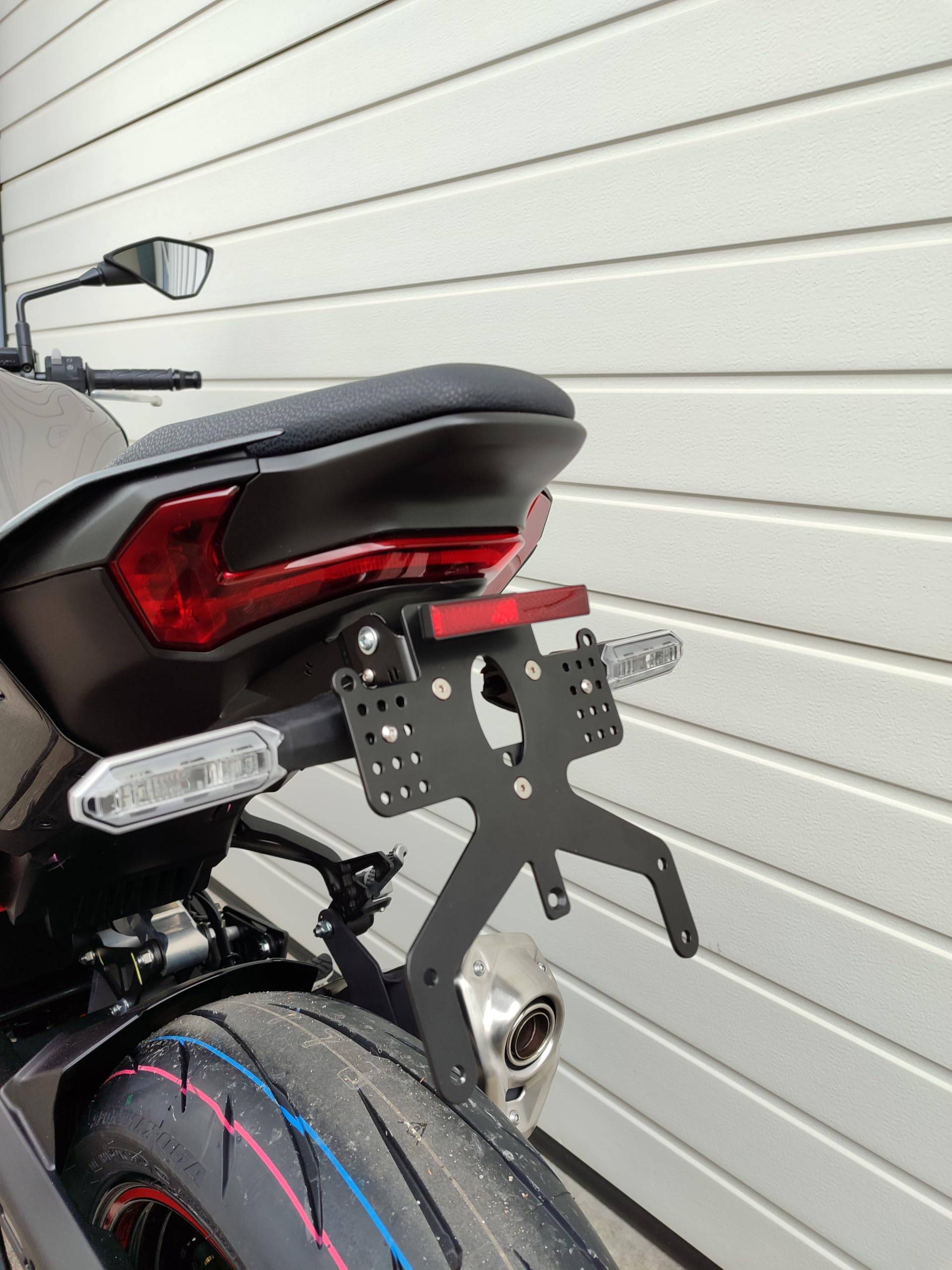 kurzer Kennzeichenhalter kompatibel mit Kawasaki Z900 / ES ab2025 Kennzeichenträger REVO Heckumbau auch für OEM Blinker GroFaTec kurzes Heck Tail Tidy kurzer Kennzeichenhalter kompatibel mit Kawasaki Z900 / ES ab2025 Kennzeichenträger REVO Heckumbau auch für OEM Blinker GroFaTec kurzes Heck Tail Tidy von GroFaTec