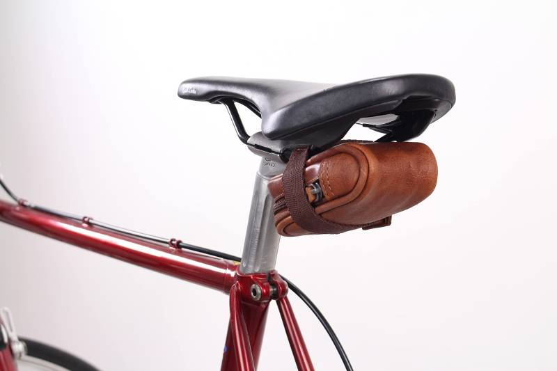 Gusti Satteltasche Leder - UDO B. Schlauchtasche Fahrradtasche für Werkzeug Ledertasche Vintage Braun von Gusti