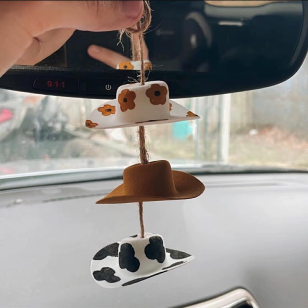 HSAJS Auto Deko Niedlicher Mini Western Cowboyhut Autospiegel Anhänger Rückspiegel Zubehör für Auto Ornamente Geschenke für Männer und Frauen HSAJS Auto Deko Niedlicher Mini Western Cowboyhut Autospiegel Anhänger Rückspiegel Zubehör für Auto Ornamente Geschenke für Männer und Frauen von HSAJS