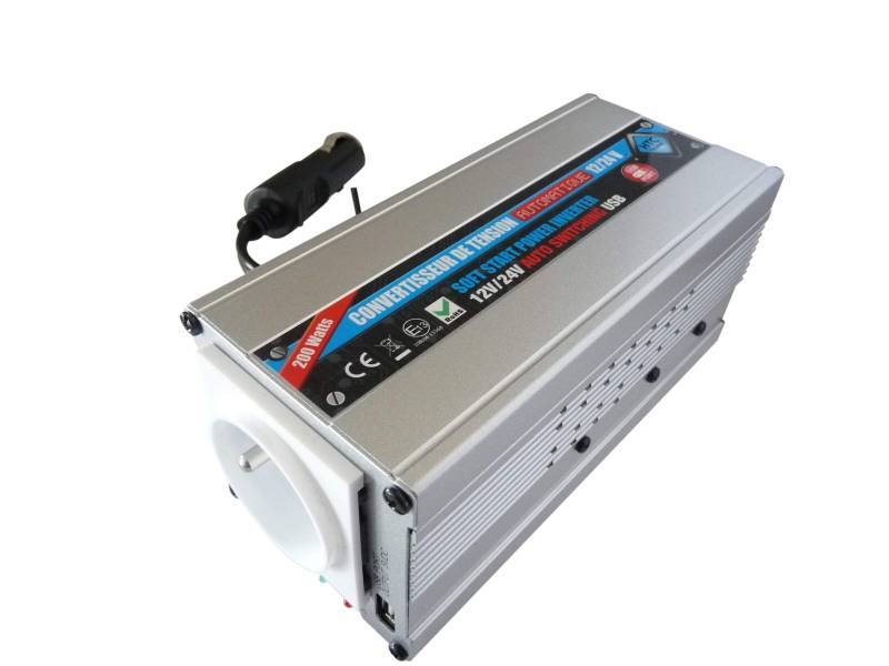 Inconnu HTC – Konverter 12/24 V, automatisch, 220 V, 200 W, mit USB-Buchse 0,5 A von HTC Equipements