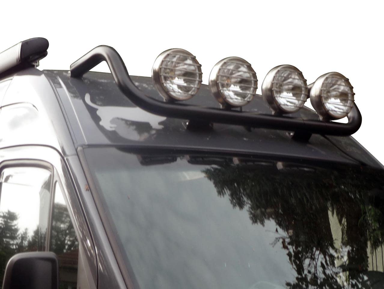 Universeller hochglanzpolierter Lampenbügel Edelstahl schwarz für LKW´s und Transporter mit Hochdach von Hansen Styling Parts