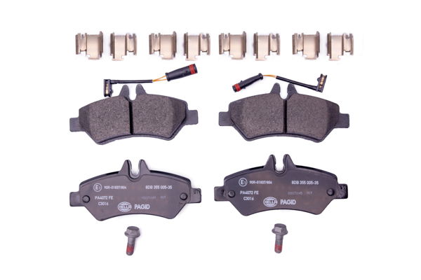 Bremsbelagsatz, Scheibenbremse Hinterachse Hella 8DB 355 005-351 von Hella