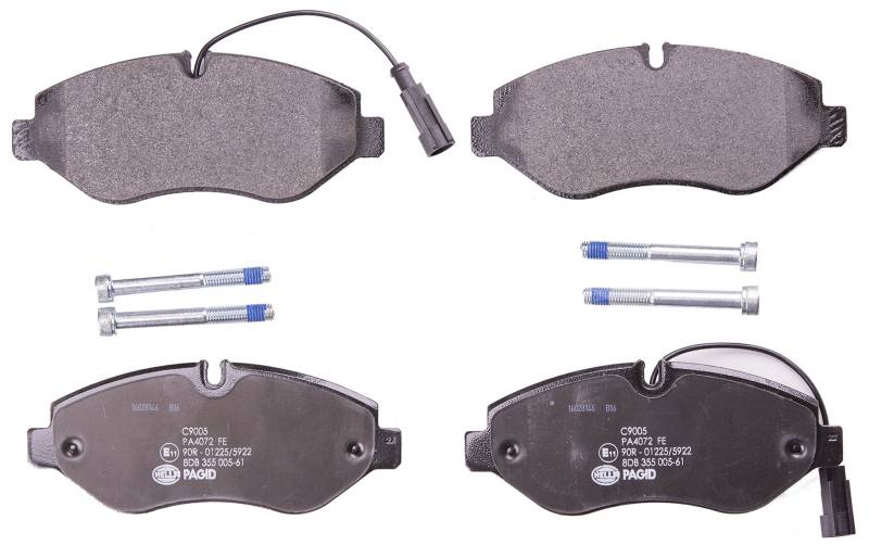 HELLA Bremsbeläge vorne - mit Warnkontakt - vier Bremsbeläge pro Set - C9005 - für u.a. NISSAN - 8DB 355 005-611 von Hella