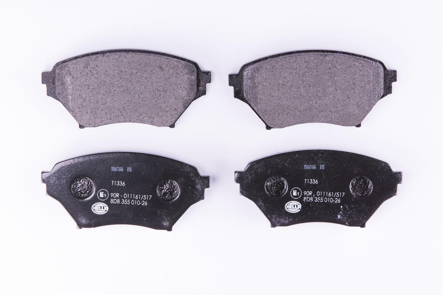 HELLA Bremsbeläge vorne - nicht für Verschleißwarnanzeiger vorbereitet - vier Bremsbeläge pro Set - T1336 - für u.a. EUNOS / MAZDA - 8DB 355 010-261 HELLA Bremsbeläge vorne - nicht für Verschleißwarnanzeiger vorbereitet - vier Bremsbeläge pro Set - T1336 - für u.a. EUNOS / MAZDA - 8DB 355 010-261 von Hella