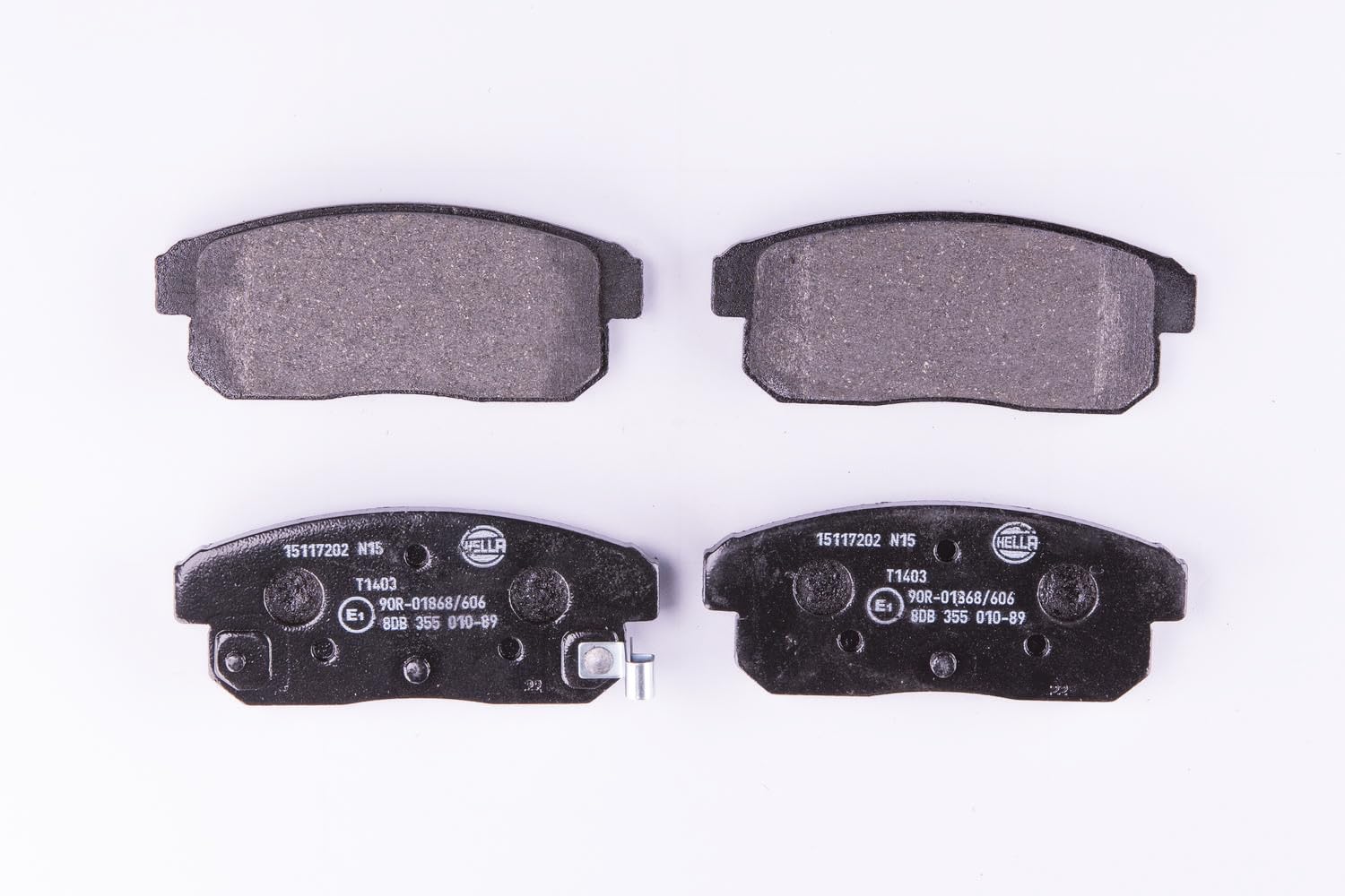 HELLA Bremsbeläge vorne; hinten - mit akustischer Verschleißwarnung - vier Bremsbeläge pro Set - T1403 - für u.a. MAZDA / NISSAN - 8DB 355 010-891 HELLA Bremsbeläge vorne; hinten - mit akustischer Verschleißwarnung - vier Bremsbeläge pro Set - T1403 - für u.a. MAZDA / NISSAN - 8DB 355 010-891 von Hella