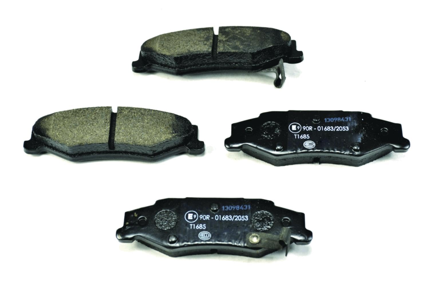 HELLA Bremsbeläge hinten - mit akustischer Verschleißwarnung - vier Bremsbeläge pro Set - T1685 - für u.a. CADILLAC / CHEVROLET - 8DB 355 013-191 HELLA Bremsbeläge hinten - mit akustischer Verschleißwarnung - vier Bremsbeläge pro Set - T1685 - für u.a. CADILLAC / CHEVROLET - 8DB 355 013-191 von Hella