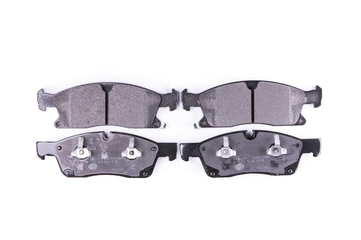 HELLA Bremsbeläge vorne - mit akustischer Verschleißwarnung - vier Bremsbeläge pro Set - T2053 - für u.a. DODGE / JEEP - 8DB 355 019-551 HELLA Bremsbeläge vorne - mit akustischer Verschleißwarnung - vier Bremsbeläge pro Set - T2053 - für u.a. DODGE / JEEP - 8DB 355 019-551 von Hella