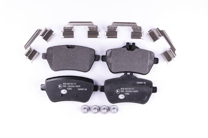 HELLA Bremsbeläge hinten - für Verschleißwarnanzeiger vorbereitet - vier Bremsbeläge pro Set - T2382 - für u.a. BRABUS / MERCEDES-BENZ - 8DB 355 021-511 von Hella