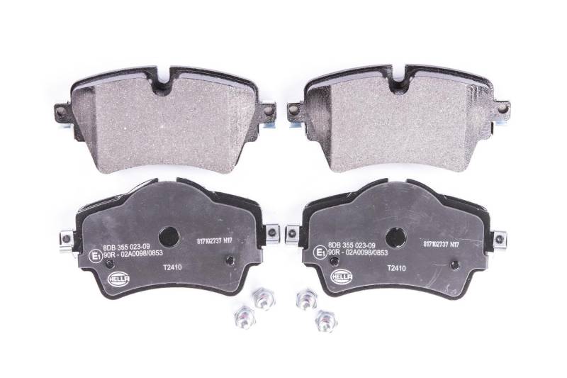 HELLA Bremsbeläge vorne - für Verschleißwarnanzeiger vorbereitet - vier Bremsbeläge pro Set - T2410 - für u.a. BMW / MINI - 8DB 355 023-091 HELLA Bremsbeläge vorne - für Verschleißwarnanzeiger vorbereitet - vier Bremsbeläge pro Set - T2410 - für u.a. BMW / MINI - 8DB 355 023-091 von Hella