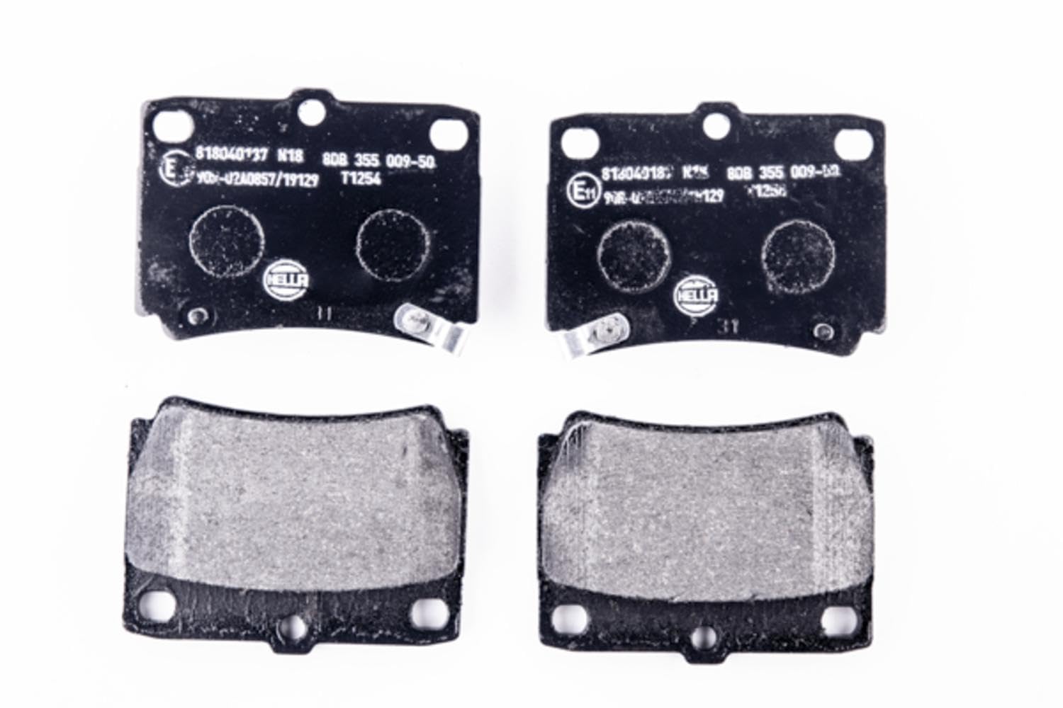 HELLA Bremsbeläge hinten - mit akustischer Verschleißwarnung - vier Bremsbeläge pro Set - T1254 - für u.a. MITSUBISHI - 8DB 355 009-501 HELLA Bremsbeläge hinten - mit akustischer Verschleißwarnung - vier Bremsbeläge pro Set - T1254 - für u.a. MITSUBISHI - 8DB 355 009-501 von Hella
