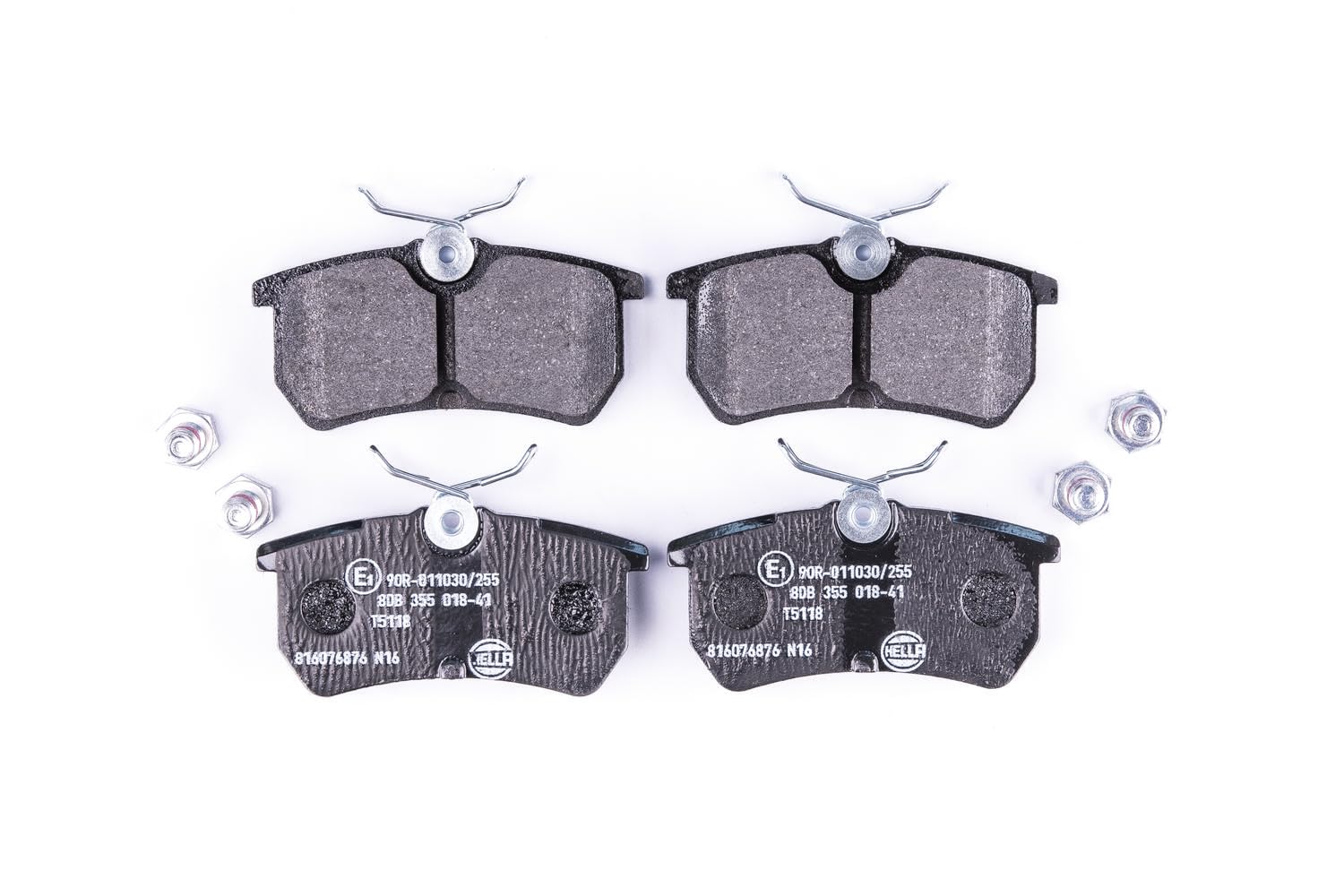 HELLA Bremsbeläge hinten - nicht für Verschleißwarnanzeiger vorbereitet - vier Bremsbeläge pro Set - T5118 - für u.a. FORD - 8DB 355 018-411 HELLA Bremsbeläge hinten - nicht für Verschleißwarnanzeiger vorbereitet - vier Bremsbeläge pro Set - T5118 - für u.a. FORD - 8DB 355 018-411 von Hella