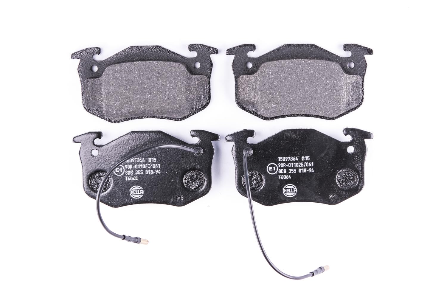 HELLA Bremsbeläge vorne - mit Warnkontakt - vier Bremsbeläge pro Set - T6064 - für u.a. RENAULT - 8DB 355 018-941 HELLA Bremsbeläge vorne - mit Warnkontakt - vier Bremsbeläge pro Set - T6064 - für u.a. RENAULT - 8DB 355 018-941 von Hella