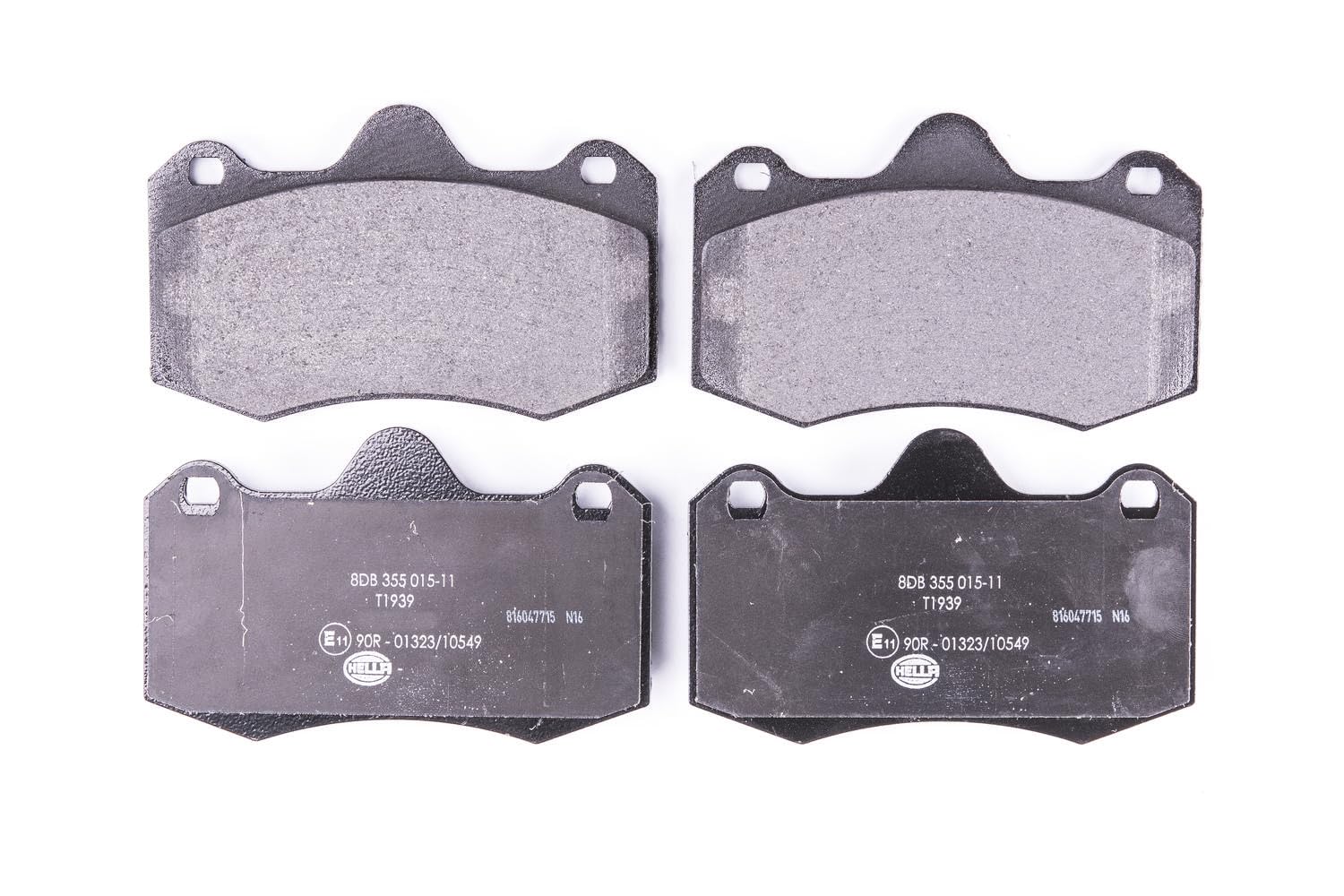 HELLA Bremsbeläge vorne - nicht für Verschleißwarnanzeiger vorbereitet - vier Bremsbeläge pro Set - T1939 - für u.a. LOTUS / SEAT - 8DB 355 015-111 HELLA Bremsbeläge vorne - nicht für Verschleißwarnanzeiger vorbereitet - vier Bremsbeläge pro Set - T1939 - für u.a. LOTUS / SEAT - 8DB 355 015-111 von Hella