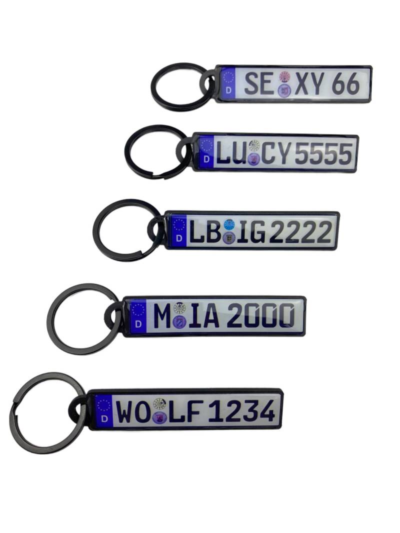 KFZ Kennzeichen/Autoschild Schlüsselanhänger, personalisert nach Ihrem Wunsch. Mit entsprechendem Bundeswappen und TÜV Aufkleber laut Ihren Angaben (Leuchtend/fluoreszierend (im Dunkeln)) von KIDDI-MEDIA