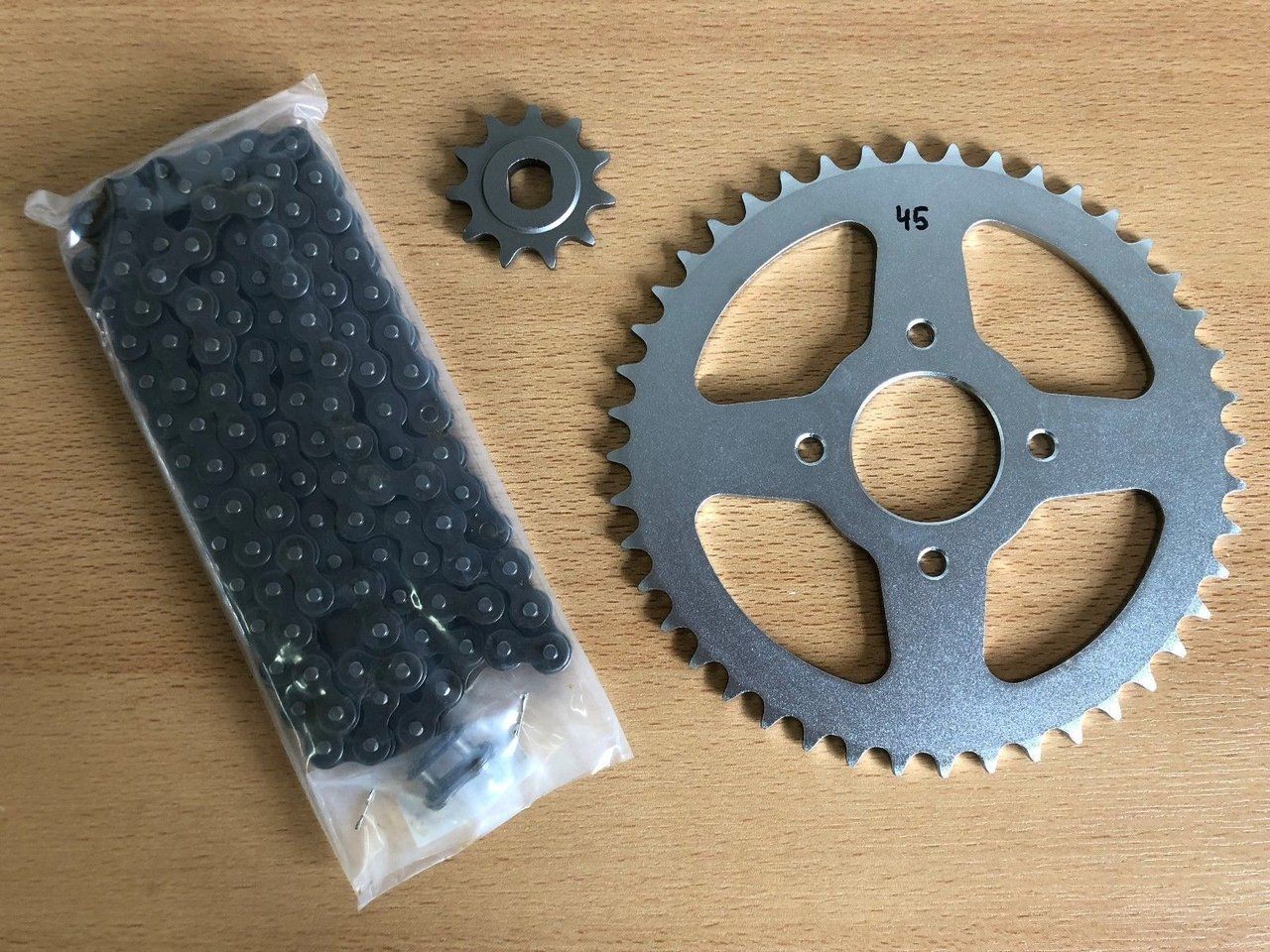 3tlg.SET Import Kettenrad 45 / 11er Ritzel + Kette Hercules Prima 2, 3, 4 und 5S 3tlg.SET Import Kettenrad 45 / 11er Ritzel + Kette Hercules Prima 2, 3, 4 und 5S von Keine Angabe