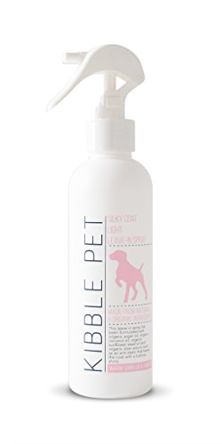 Kibble Pet Seidiges Fell Licht Leave in Spray (Warme Vanille und Amber) von Kibble Pet