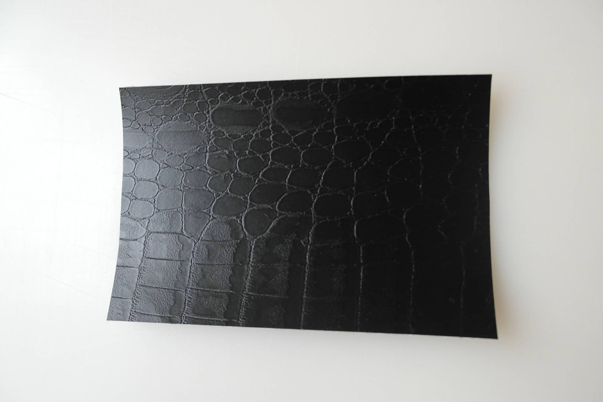 Könighaus (7,73€/m2) Krokodilmuster Schwarz Folie 400 x 152 cm blasenfrei mit Anleitung (Autofolie) von Könighaus