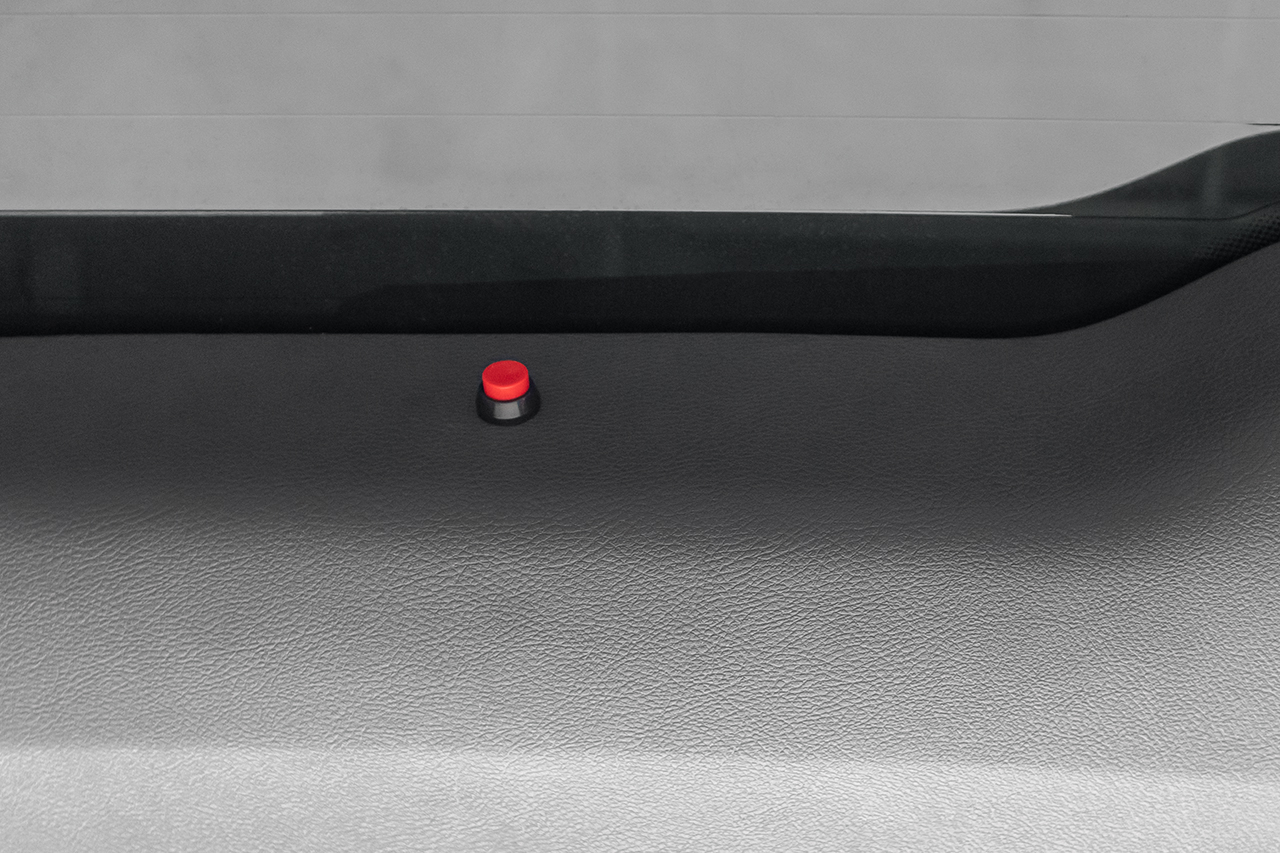 Heckklappentaster zum öffnen der Heckklappe von innen für VW T5 7H, 7E T6 SG, T6.1 S Heckklappentaster zum öffnen der Heckklappe von innen für VW T5 7H, 7E T6 SG, T6.1 S von KUFATEC GmbH & Co. KG
