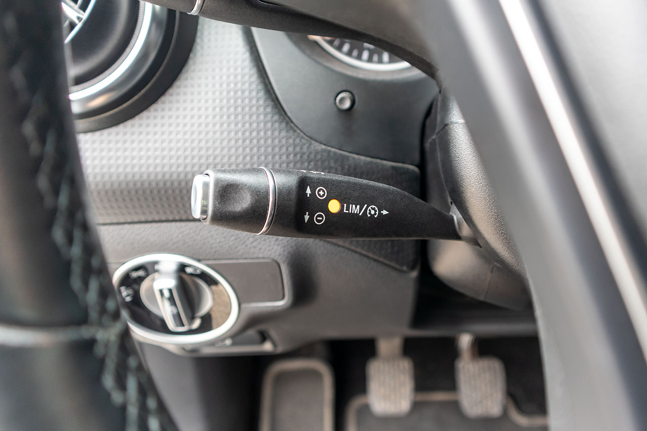 Komplettset Tempomat nachrüsten Code 440 mit Limiter für Mercedes A-Klasse W176 inkl. Codierdongle Komplettset Tempomat nachrüsten Code 440 mit Limiter für Mercedes A-Klasse W176 inkl. Codierdongle von KUFATEC GmbH & Co. KG