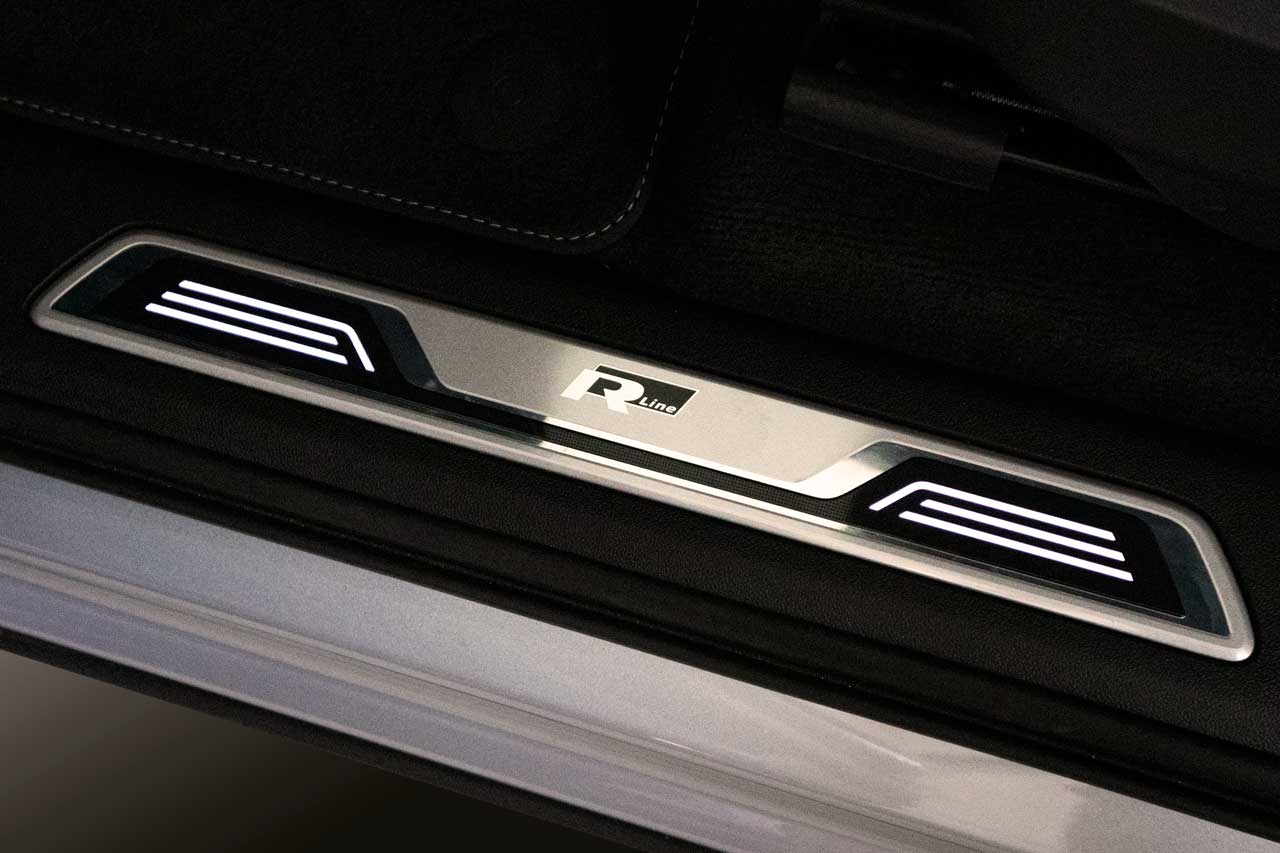 Komplettset originale Einstiegsleisten mit Beleuchtung für VW Touareg CR Komplettset originale Einstiegsleisten mit Beleuchtung für VW Touareg CR von KUFATEC GmbH & Co. KG
