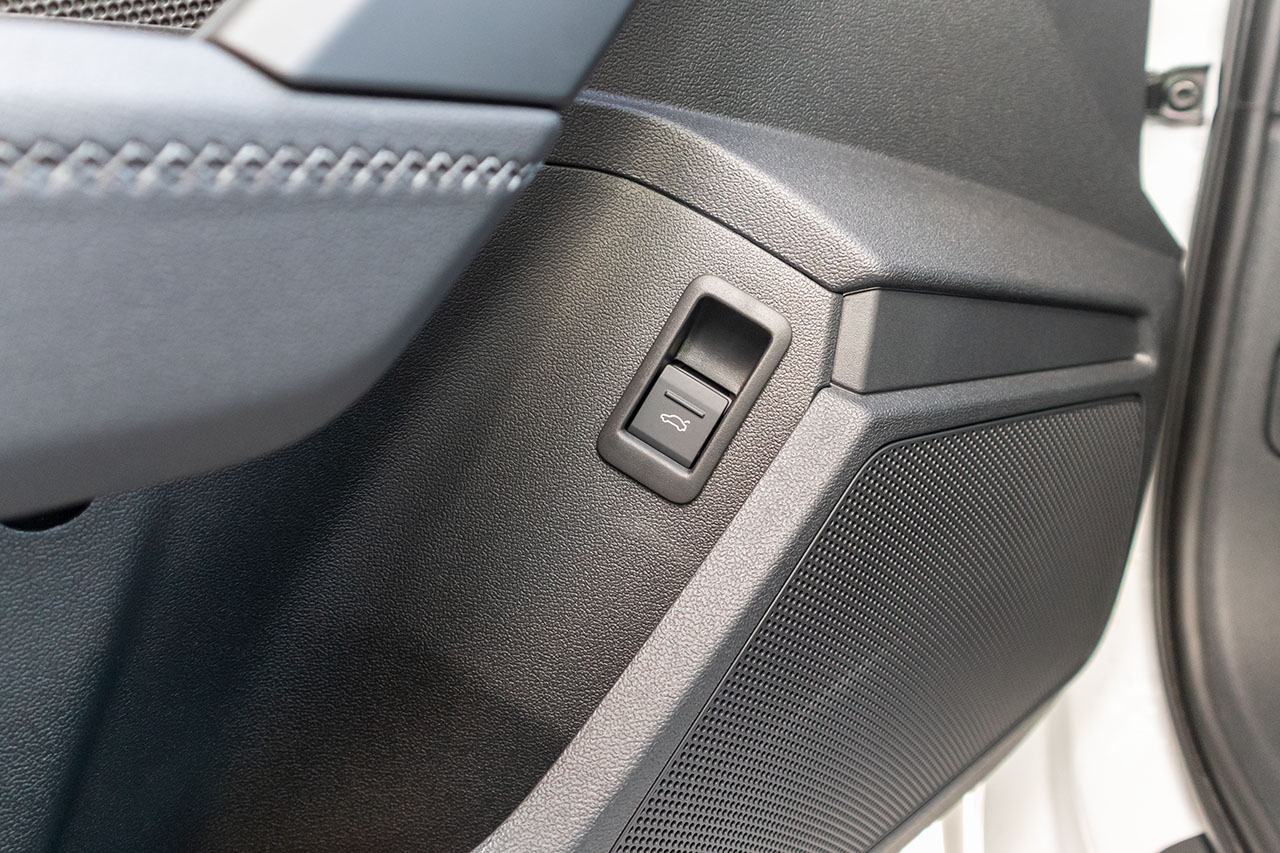 Taster elektrische Heckklappe Fahrertür für Audi A3 8Y Taster elektrische Heckklappe Fahrertür für Audi A3 8Y von KUFATEC GmbH & Co. KG