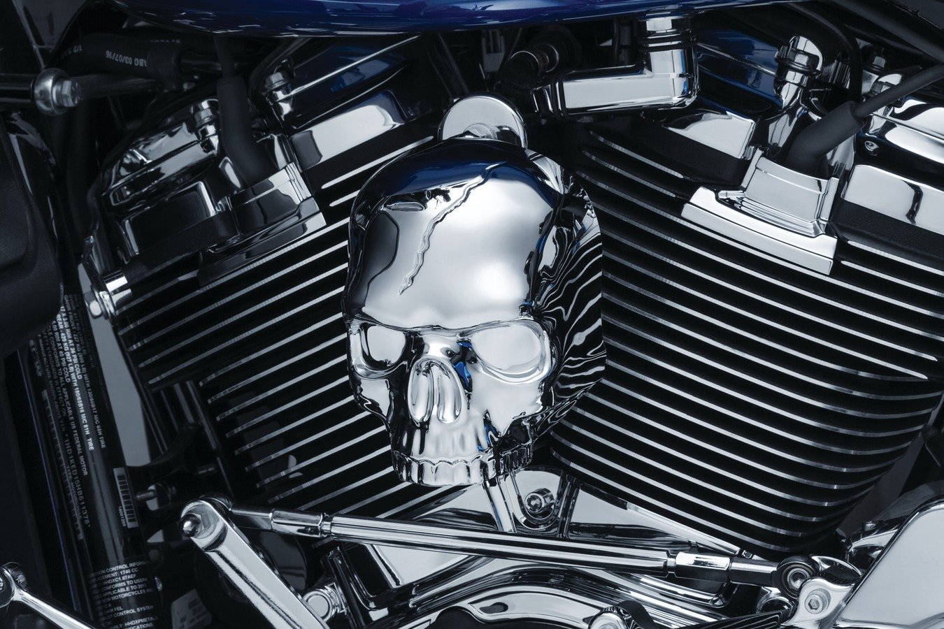 Kuryakyn 5730 Motorrad Accent Zubehör: Totenkopf Horn Abdeckung für 2017–19 Harley-Davidson Motorräder mit Stock Wasserfall Stil Horn Abdeckung Chrom von Kuryakyn