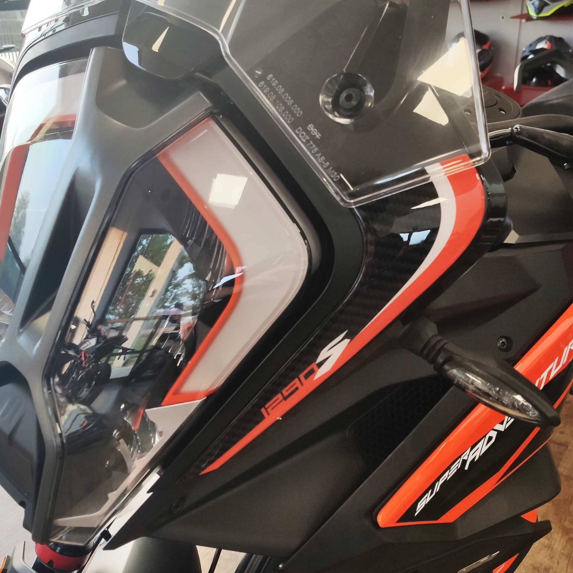 labelbike - 3D-Aufkleber Frontprotektoren im Scheinwerferbereich des Motorrads kompatibel mit KTM 1290 Super Adventure S 2021 von LABELBIKE