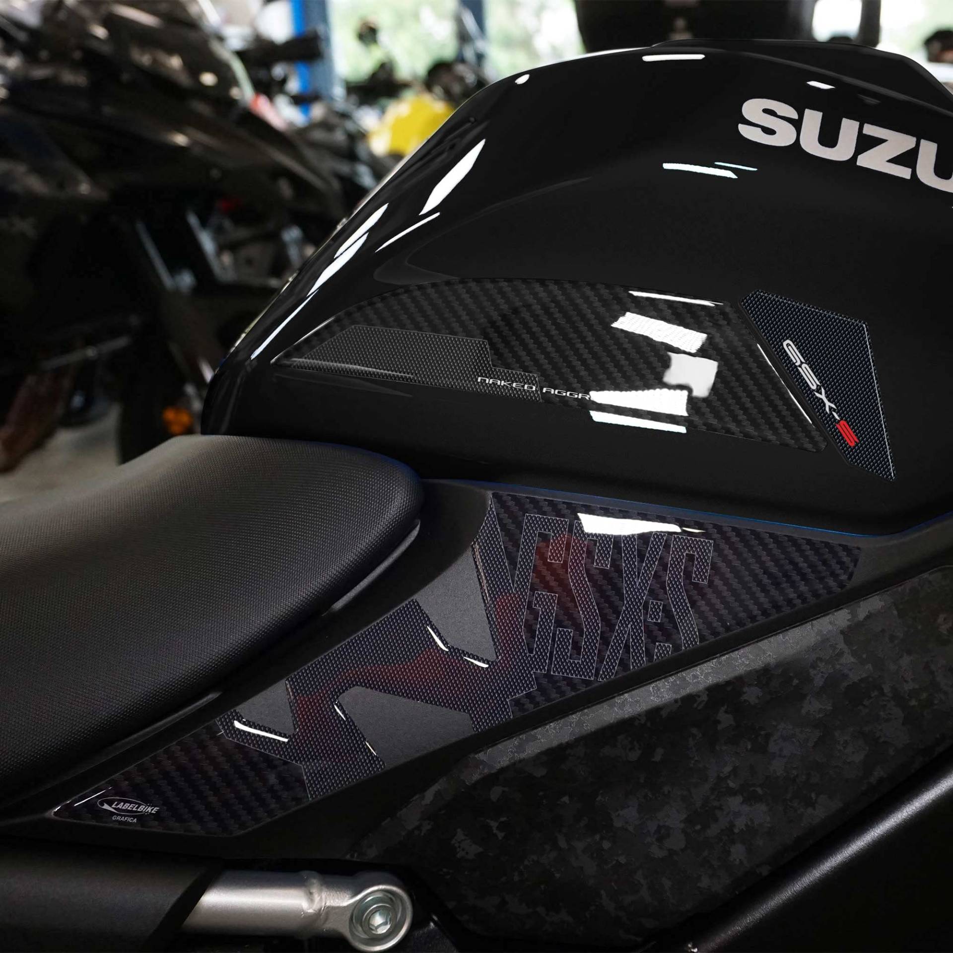 labelbike - 3D Aufkleber Kit für Motorrad Tank kompatibel mit Suzuki GSX-S 1000 2021 von LABELBIKE