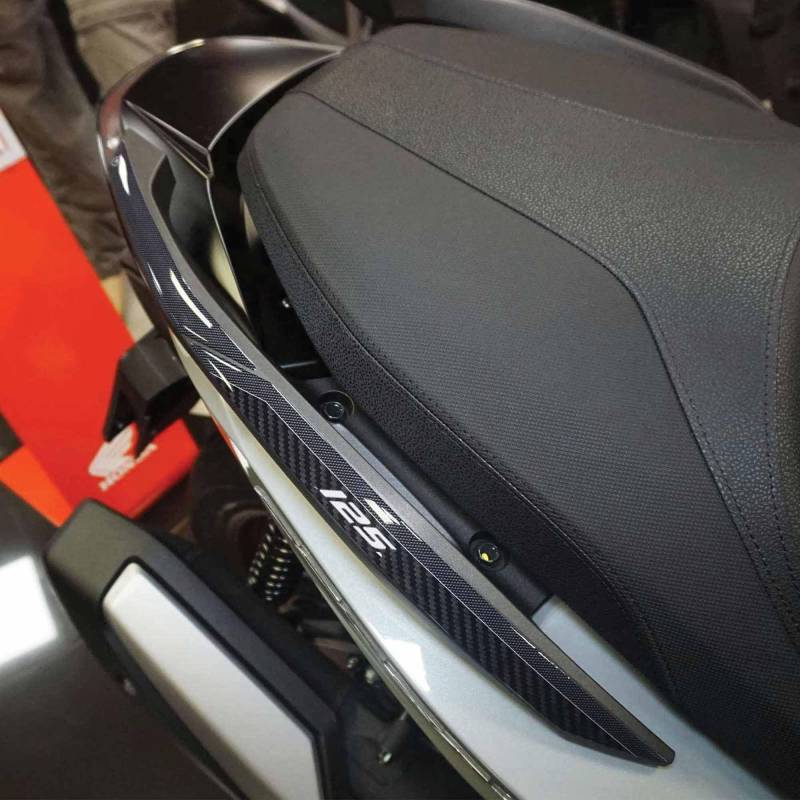 labelbike - 3D Aufkleber Schutz Hintere Griffe kompatibel mit Honda Forza 125 2021-2022 OHNE TOP CASE von LABELBIKE