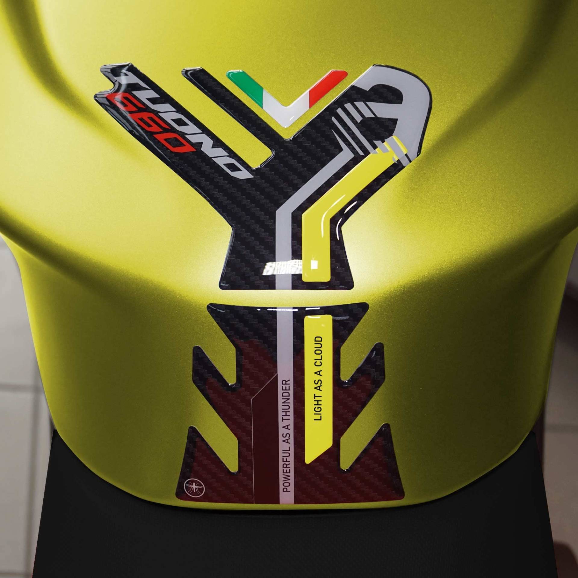 labelbike - 3D Tankpad Aufkleber aus Kunstharzgel Motorradschutz und Dekoration Tank kompatibel mit Aprilia Tuono 660 2021-2025 labelbike - 3D Tankpad Aufkleber aus Kunstharzgel Motorradschutz und Dekoration Tank kompatibel mit Aprilia Tuono 660 2021-2025 von LABELBIKE