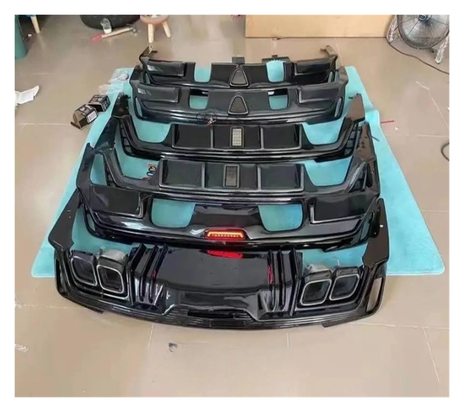 LDFREBCX Kompatibel mit Cadillac Atsl CT4 CT5 CT6, modifizierten Teilen, Spoiler, Lippe, V-Schwanzgeräuschen, Heckstoßstange aus Kohlefaser(Compatible for Ct4 Square Triangle) von LDFREBCX